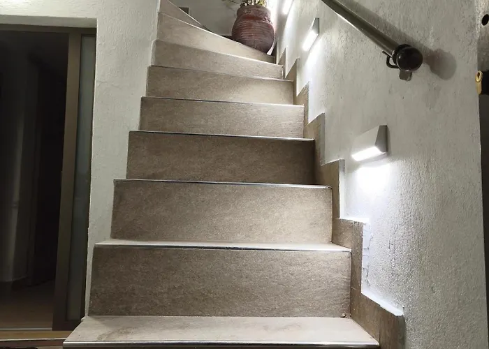 αnesi * Szkiáthosz