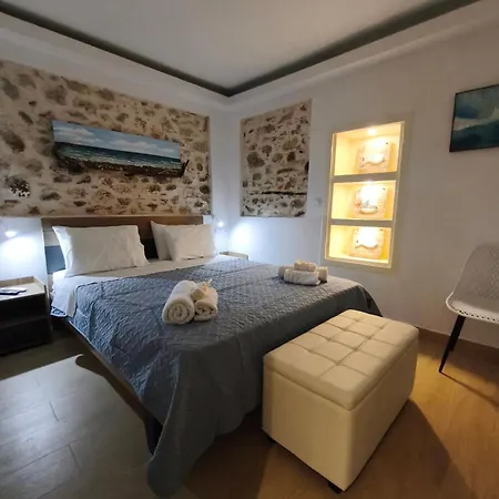 αnesi Skiathos-stad