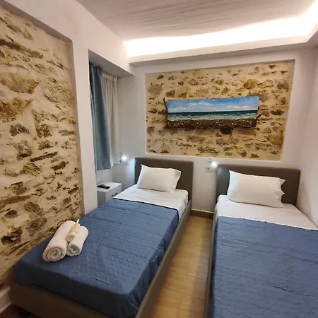 αnesi * Skiathos stad